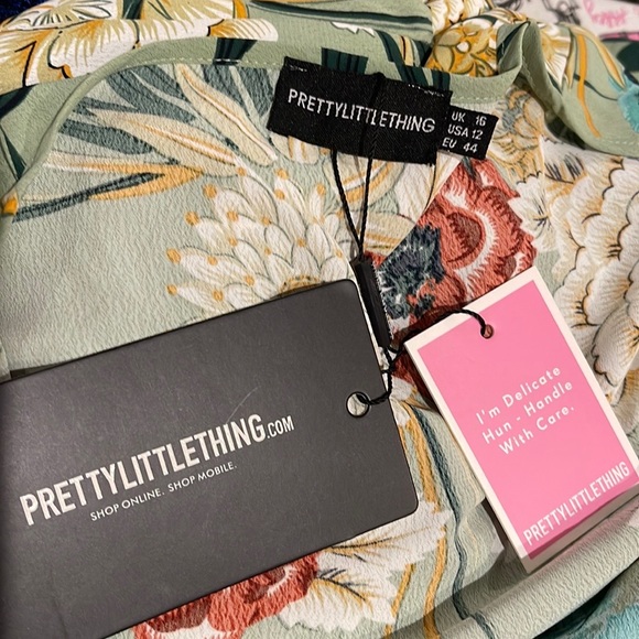 PrettyLittleThing Sage Green Printed Long Sleeve Wrap Dress 12 - Picture 12 of 12